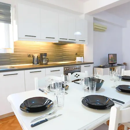 Paola House Apartment